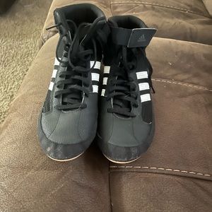 Wresting shoes size 10. Addidas black and white